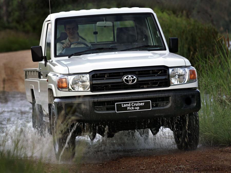  Toyota Land Cruiser 70 Pickup 2007 года  (ZA) (фото 11 из 12)